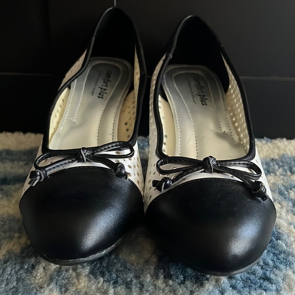 Comfort Plus Predictions Black & White Heels - Size 6.5 - Picture 1 of 3